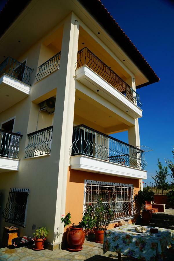 Apartment Vana Metamorfosi  Bagian luar foto