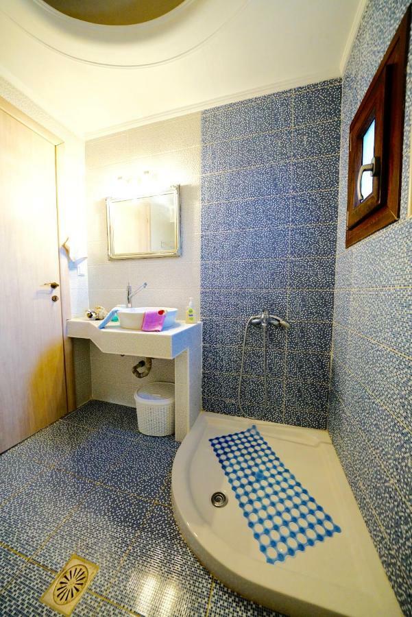 Apartment Vana Metamorfosi  Bagian luar foto